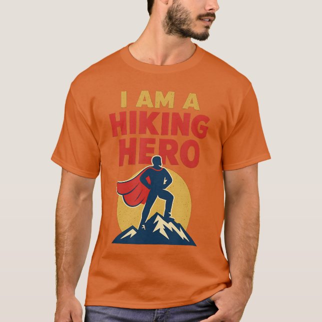 Hiking Hero Comic Mountain Adventure Design funny T Shirt (Framsida)