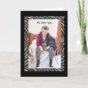 Hilariserat att se slumpmässiga kroppsdelar falla  kort