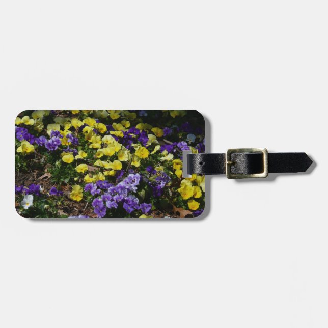 Hillside of Lila and Gult Pansies Bagagebricka (Horisontell Framsida)