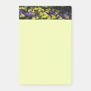 Hillside of Lila and Gult Pansies Post-it Block