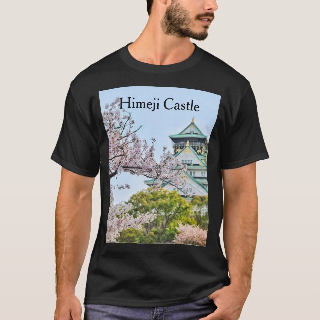 Himeji Castle med körsbärs-blommar T Shirt (Framsida)