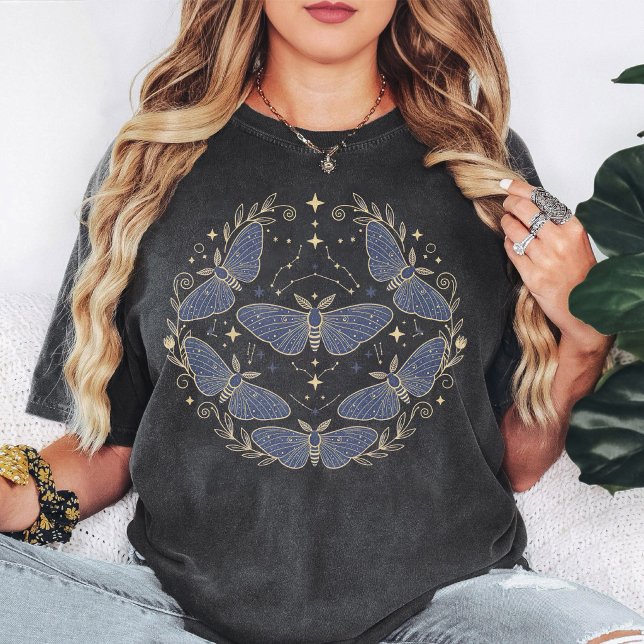Himlaljus Moth Konstellation Grafisk Design T Shirt (Skapare uppladdad)
