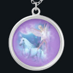 Himlar Älva Asparas och Unicorn Vignette Silverpläterat Halsband<br><div class="desc">Himlar Älva Asparas och Unicorn Vignette Under fullt och stjärnorna vid midnatt himlar - det finns en bassäng i älva som fylls med ren vatten från det magiska enmajsvattenfallet. Här hittar du Unicorn, Himlar Älva Asparas och Unicorn Lunaria, som dansar i vatten med den vackraste Älvan Asparas Himlar Dancer. Himlar...</div>