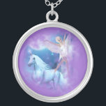 Himlar Älva Asparas och Unicorn Vignette Silverpläterat Halsband<br><div class="desc">Himlar Älva Asparas och Unicorn Vignette Under fullt och stjärnorna vid midnatt himlar - det finns en bassäng i älva som fylls med ren vatten från det magiska enmajsvattenfallet. Här hittar du Unicorn, Himlar Älva Asparas och Unicorn Lunaria, som dansar i vatten med den vackraste Älvan Asparas Himlar Dancer. Himlar...</div>