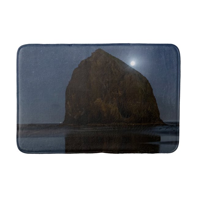 Himlen ovanför Haystack Rock | Cannon Beach, Orego Badrumsmatta (Framsidan)