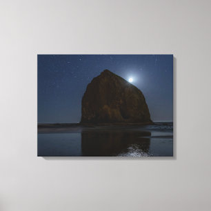 Himlen ovanför Haystack Rock Cannon Beach, Orego Canvastryck