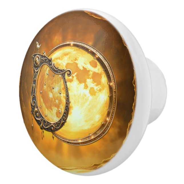 Himmelskt harpa av den gyllene månen.  knopp (Höger)
