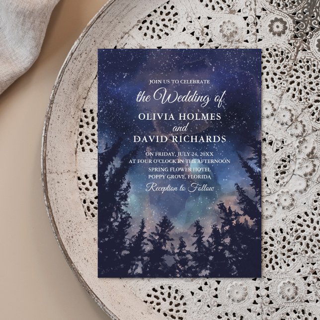 Himmlig stjärnklar skog bröllopsinbjudan inbjudningar (Starry Night Forest Wedding Invitation on a neutral boho plate.
)