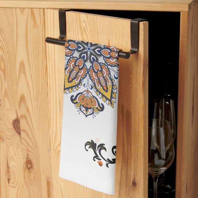 Himmliska kronblad – Mörk botanisk design Kökshandduk (Thirds Fold)