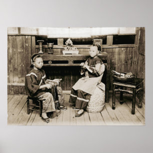 HINGWHA CITY CHINA 1904 PHOTO Girls Skapar skor Poster