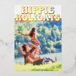 Hippie Helgdagars Cute Retro 70-talsfamiljefoto Gu<br><div class="desc">Hippie-Helgdagar. Anpassa ditt söta hippie-helgdag-kort med den här funkyn 70-talstexten i roligt regnbåge färg. Ett guld-folie med julkort med vintagens foto.</div>