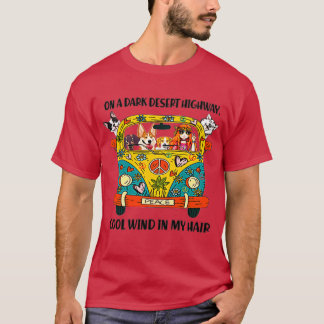 Hippie på en Mörk ökenvägs-Coola i min Vind T Shirt