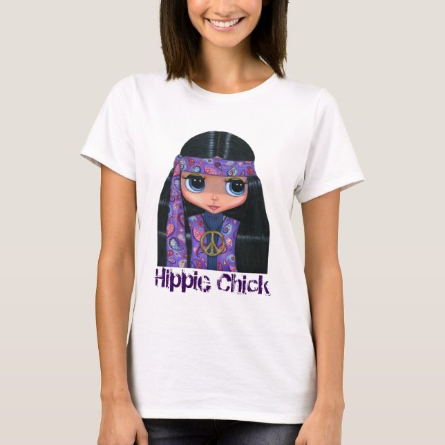 Hippiechick i purpurfärgad 60-talfredstecken tee shirt (Framsida)