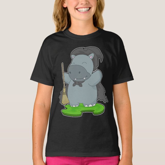 Hippo Halloween Witch T Shirt (Framsida)