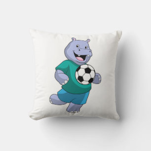 Hippo som fotbollsspelare med fotboll kudde