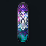 Hipster Retro Tech Teal Lila Lotus Flower Löv Mini Skateboard Bräda 18,5 Cm<br><div class="desc">Denna coola- och fördämningsdesign är perfekt för bohos kvinna. Den har en handritad lotus-blomma och tropiska löv i en nyfärgad lila och teal-grönt som är målad övertäckning ovanpå en mörk plommons lila. Den är unik, originell och bohemisk med en återteknikvib. ***ANMÄRKNING OM VIKTIG UTFORMNING: Om du vill ha en anpassad...</div>