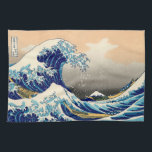 Hiroshige den Underbara vågen av Kanagawa Kökshandduk<br><div class="desc">Den Underbara vågen av Kanagawa. Ett träsnitt som skrivs ut av den underbara japanska överbefälhavaren Hiroshige. En studie i blått och brunt.</div>