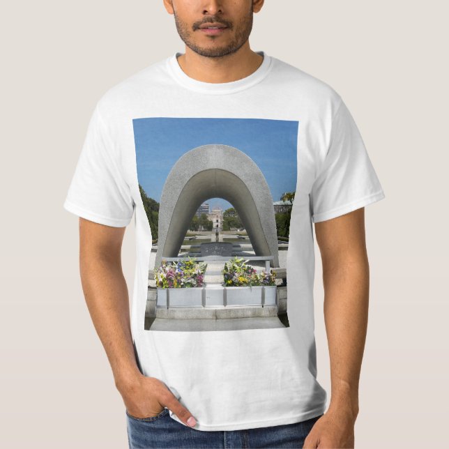 Hiroshima Memorial Cenotaph T Shirt (Framsida)
