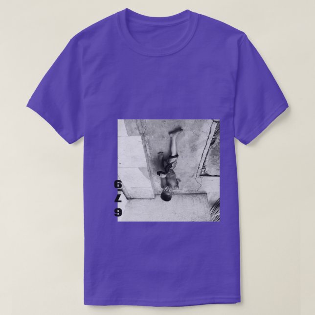 His mother is angry t shirt (Design framsida)