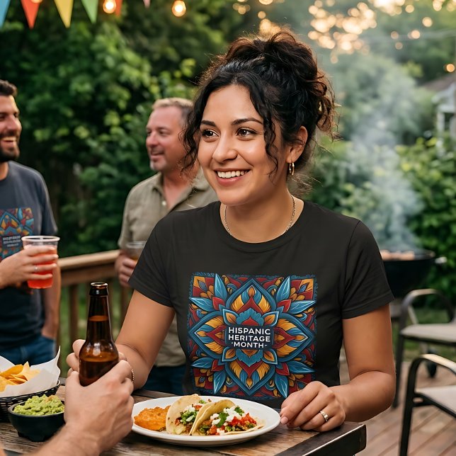 Hispanic Heritage Month Talavera-kakelstil T Shirt (Skapare uppladdad)