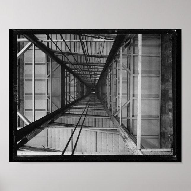 hiss Hoistway Poster (Framsidan)