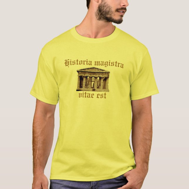 Historia magistravitae est tee shirt (Framsida)