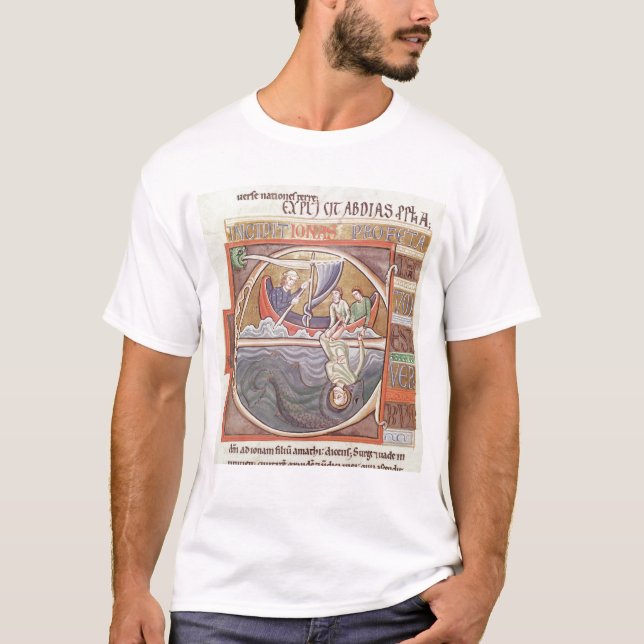 Historiated initialt "E" som visar Jonah Tee Shirt (Framsida)