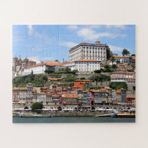 Historic byggnad and River, Porto, Portugal