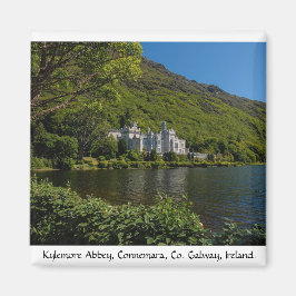 Historic Kylemore Abbey, Co. Galway, Irland. Magnet