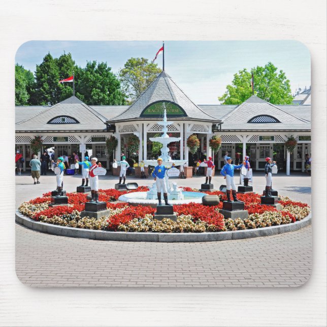 Historik Saratoga 150 på öppningsdagen Musmatta (Framsidan)