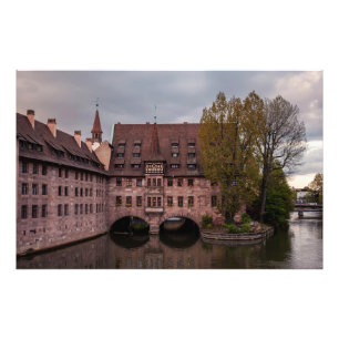 Historisk byggnad vid solnedgång i Nürnberg, Tyskl Fototryck
