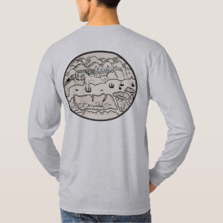 Historisk kuststad, berg och segelfartyg t shirt