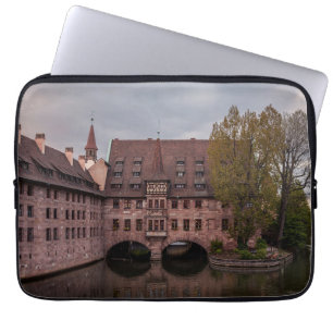 Historiskt byggnad vid solnedgången i Nürnberg, Ty Laptop Fodral