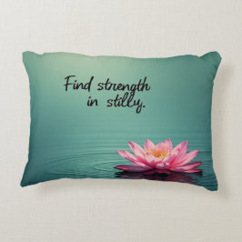 Hitta styrka i Stillness - inspiration Prydnadskudde