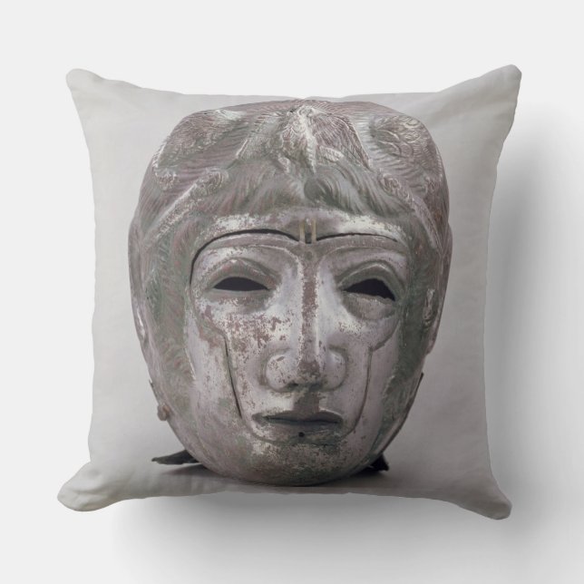 Hjälm med örndekoration, romare (silver) kudde (Framsida)