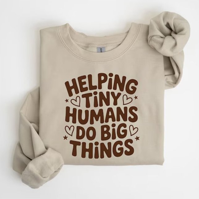 Hjälper små människor att göra stora saker t shirt (Skapare uppladdad)