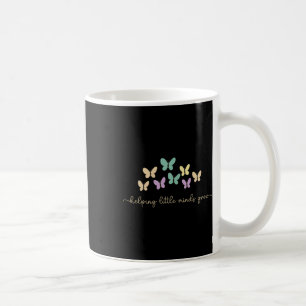 Hjälper små sinnen växa Fjäril Retro Lärare Kaffemugg