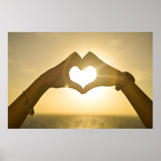 Hjärt-642068. HEART HÄNDER SUNSET PHOTOGRAPHY BACK Poster
