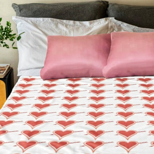 Hjärt- och pilrött fleecefilt (A cuddly, fleece blanket, for displaying on your bed, for the romantic month of February!)