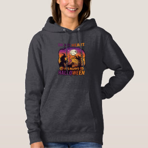 Hjärta Det är alltid Halloween Häxa Kittel Träd Ko T Shirt