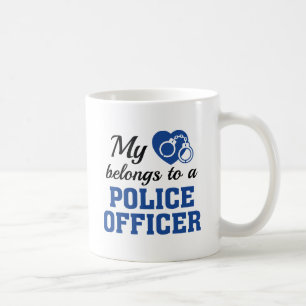 Hjärta hör hemma polisen kaffemugg
