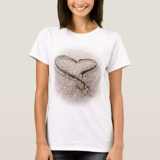 hjärta i sanden t-shirt