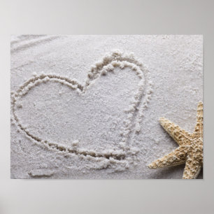 Hjärta som dras i Sand på mallen för Poster