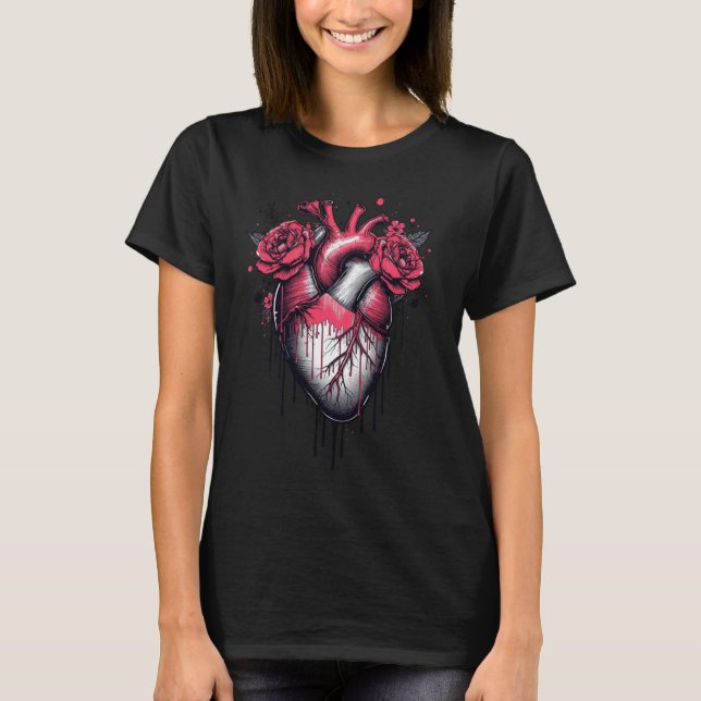 Hjärtat av Rosor – Anatomisk Kärlekskonst T-shirt (Framsida)