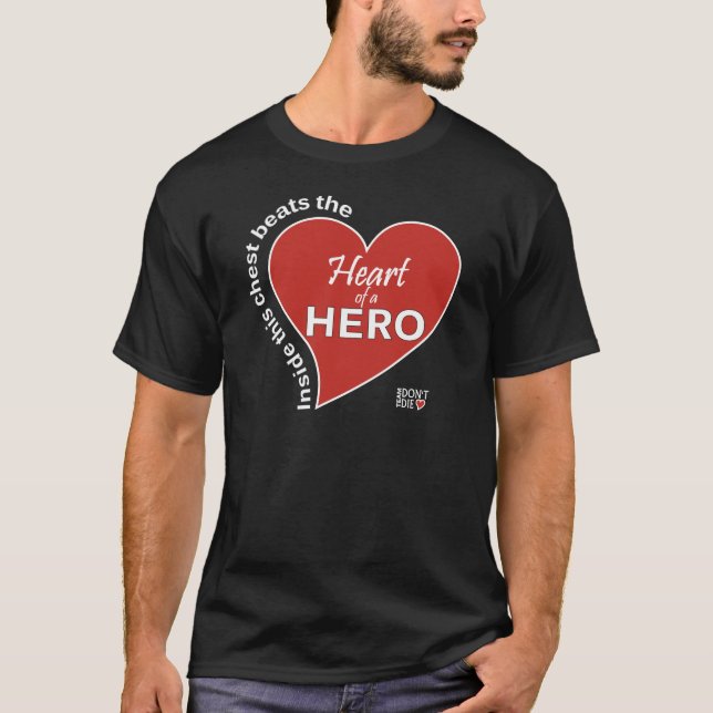 Hjärtat i en Hero - Mörk T- Shirts Tee Shirt (Framsida)