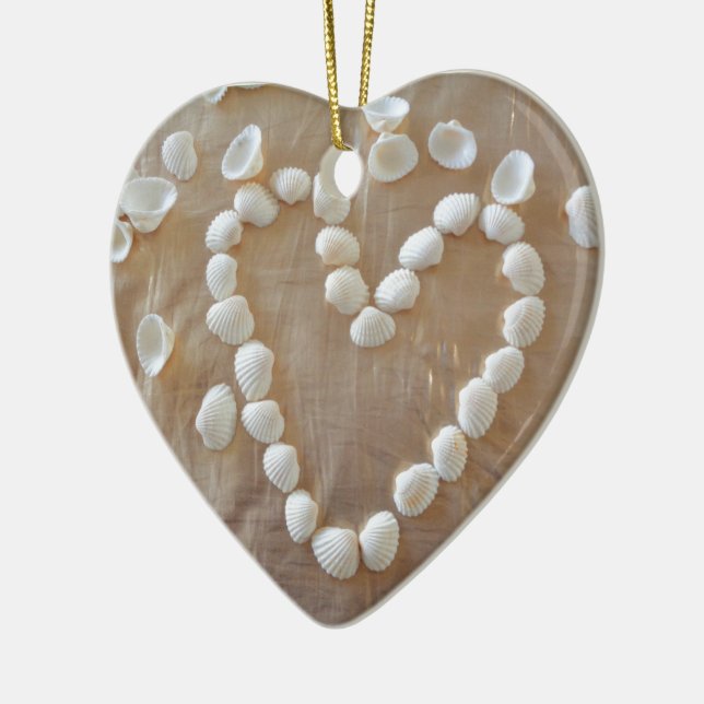 Hjärtat i vita Snäckor, sommarstranden runt Oceane Julgransprydnad Keramik (Vänster)
