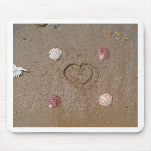 hjärtat på strandens rosa snäckor musmatta