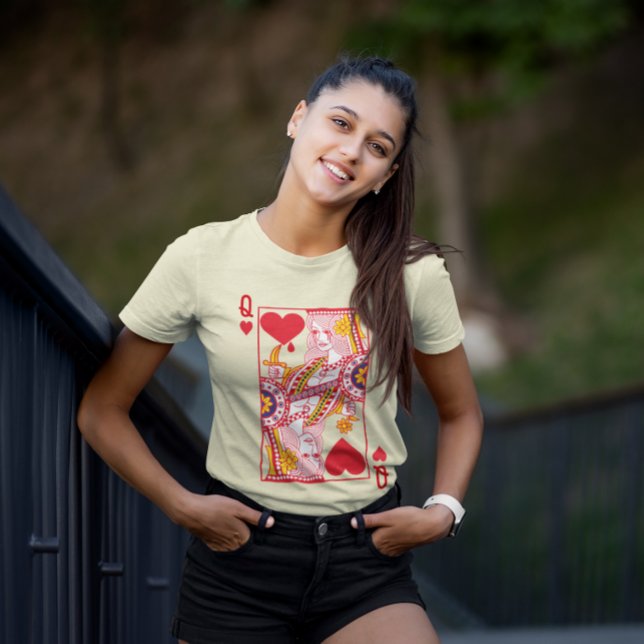 Hjärter Dam Grafik  T Shirt (Skapare uppladdad)
