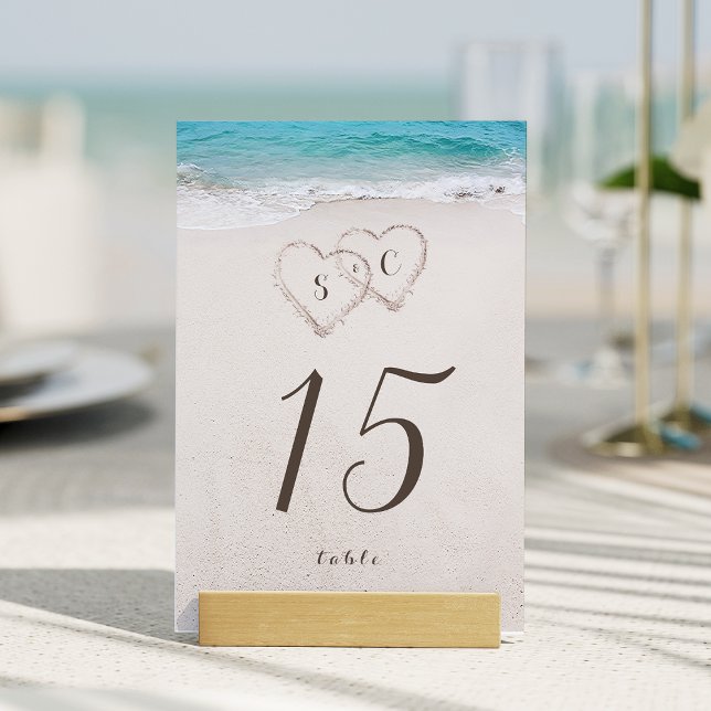 Hjärter i sandstranden bordsnummer (Hearts in the sand destination beach wedding table number)