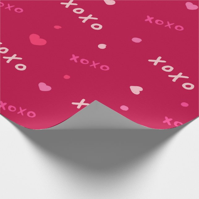 Hjärter och xoxosymbol för huggar och kyssar presentpapper (Hörn)